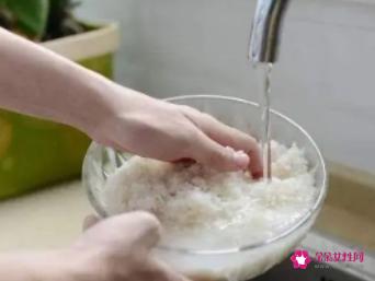 洗米水用来洗脸的正确方法