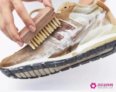 洗运动鞋用什么洗涤剂