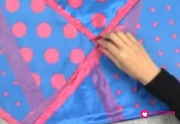 小方丝巾的18种系法视频