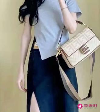 半身裙怎么搭配衣服