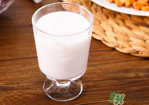 做酸奶用鲜奶好还是纯牛奶好？纯牛奶和鲜牛奶的区别