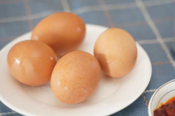 鸡蛋可以微波炉加热吗 鸡蛋用微波炉加热为什么会爆炸