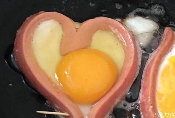 没有工具怎么煎爱心鸡蛋 心形鸡蛋怎么煎