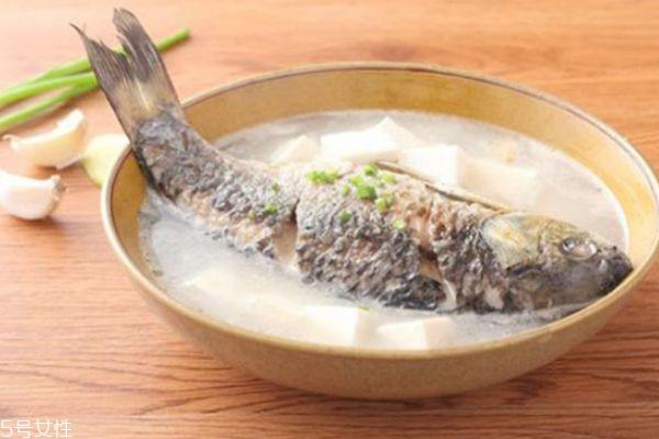 鱼汤怎么变白 如何炖鱼汤又浓又白