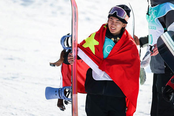 苏翊鸣成中国最年轻冬奥冠军 苏翊鸣18岁生日礼物是金牌