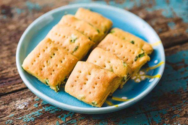 苏打饼干热量高吗 一天吃多少苏打饼干不会胖