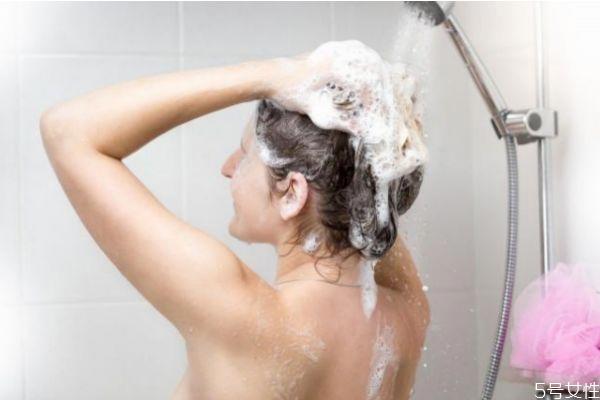 如何让头发变蓬松 怎样洗头发能有蓬松感