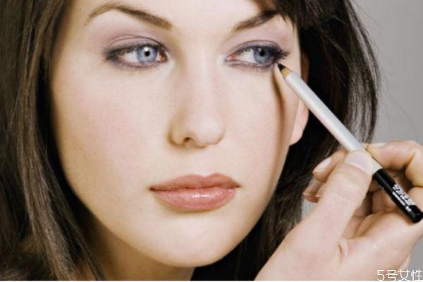 化眼妆需要哪些必备品 化眼妆的正确步骤