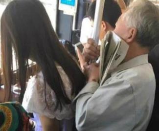 老头公交强吻女孩，网友谴责“坏人变老了”