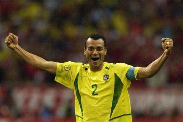 巴西足球巨星排行榜 罗纳尔多上榜第四 贝利第一传奇巨星