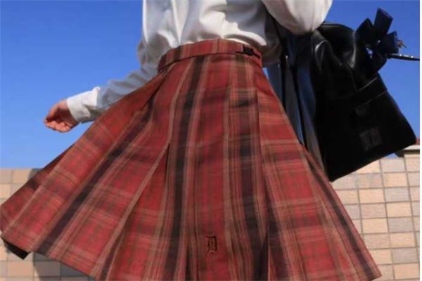 jk制服品牌排行榜:神仙club上榜,一件格裙销量三十万