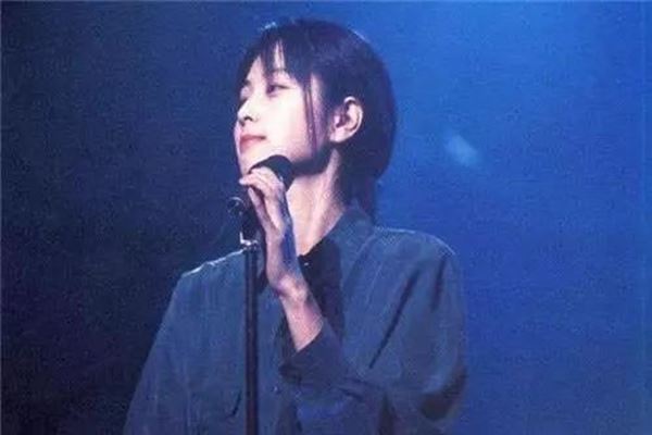 日本十大女歌手排行榜：中森明菜在榜，第一名一生唱了1400首歌