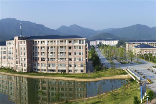 广西十大名校：广西科技大学上榜，第十以中医药学科为主