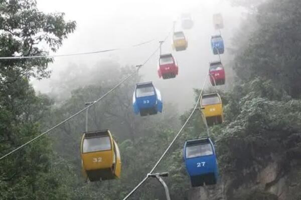 中国十大著名索道缆车景点，黄山索道上榜，第一世界最长