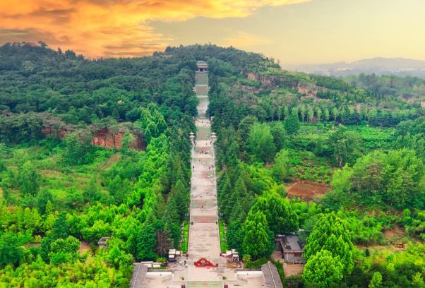 河南十大名山排行榜，嵩山排第一，第十是避暑胜地