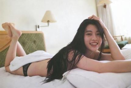 ​三吉彩花下海了没?三吉彩花八字奶是什么梗?