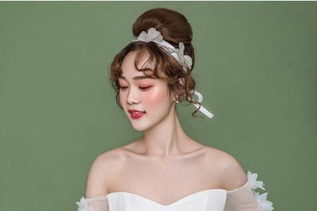 2020最流行的新娘发型是什么样？浪漫温柔的新娘发型推荐