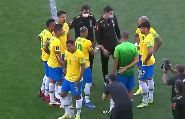 巴西阿根廷比赛8分钟被迫中断 阿足协回应巴阿大战被腰斩