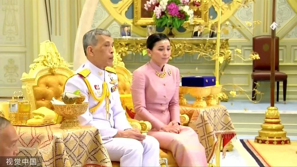 泰国国王可以娶几个老婆？现任泰国国王公开纳妃有几个妻子?