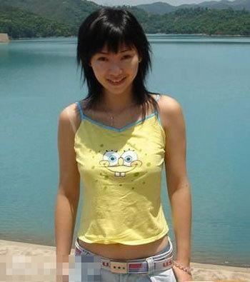 柳岩整容前旧照爆乳走光露底照(图)