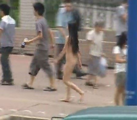 杭州美女凌晨裸奔竟为寻求刺激