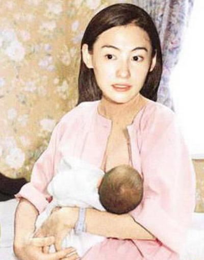 杨幂领衔给宝宝喂母乳的十大女星（图）