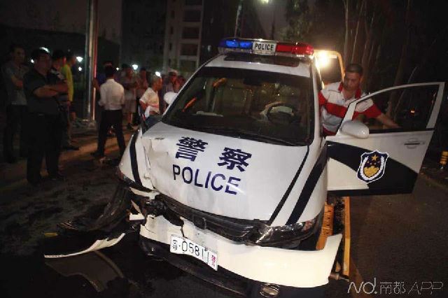深圳一公安副局长驾警车撞宾利被拘留10日