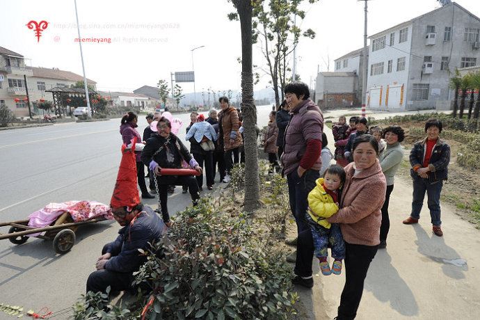 ■实拍•湖北襄阳街头迎亲惊现“烧火佬”