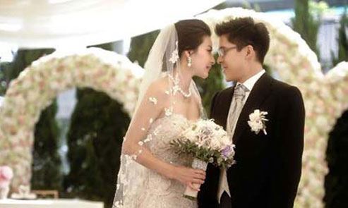 霍启刚劈腿郭晶晶疑婚变 传婚前打架动刀(组图)