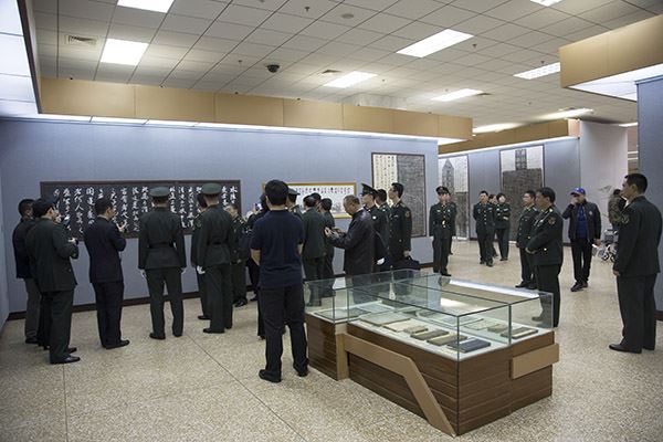 李铎7700多件书法作品捐赠军事博物馆