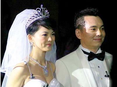 李湘贾静雯再婚活成公主，她二婚嫁娱乐圈纪委黄毅清狗血离婚收场
