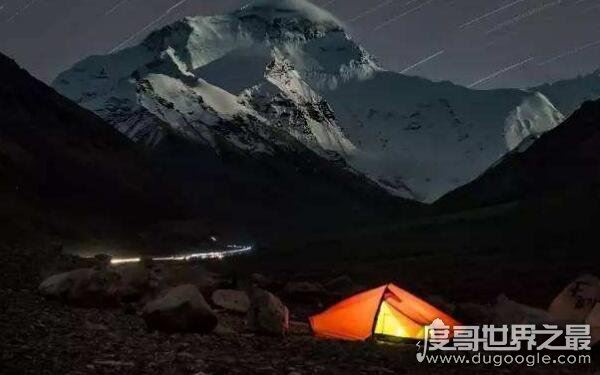 珠峰为什么不能过夜，温度太低（容易遭遇暴风雪）