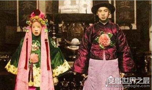 中国最恐怖的一张照片，一张冥婚照吓坏不少人(真相揭秘)
