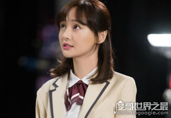 郑爽整容前后照片对比,整容失败后悔如今颜值回升