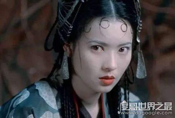 蓝洁瑛墓碑被熏黑的真相,被粉丝烧纸祭拜给熏黑(现场图)