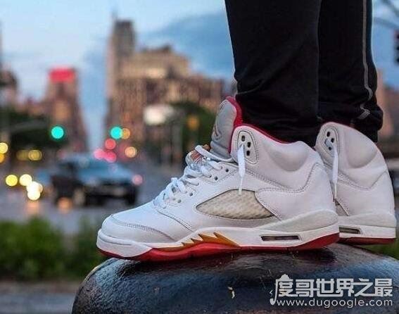 aj是什么意思，是乔丹球鞋品牌Air Jordan的英语缩写