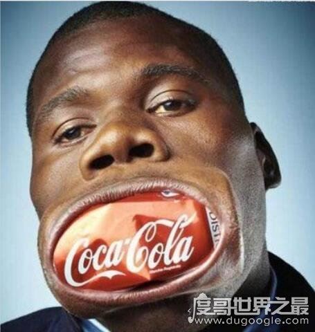 世界上嘴巴最大的人，弗朗西斯科嘴宽17厘米(能吞下整罐可乐)