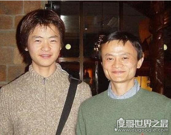 马云一家四口图片,儿子帅气/女儿清纯漂亮(妥妥的人生赢家)
