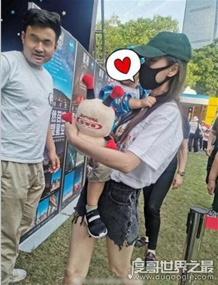 黄晓明和baby什么时候离的婚，从黄晓明举动就能看出(没离婚)