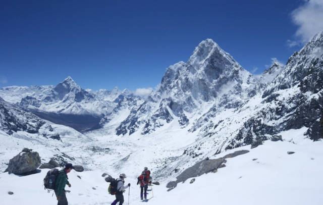 世界上最高的山脉，喜马拉雅山海拔高达8848.43米(世界第一高峰)
