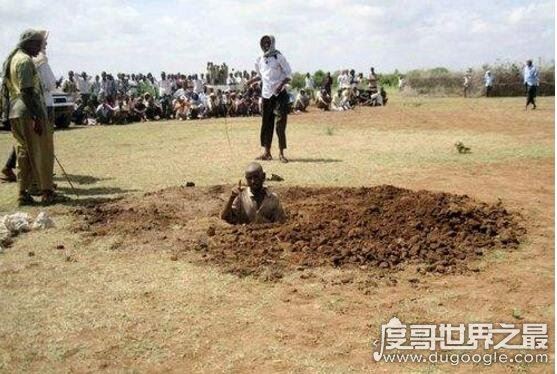 现存于世的最残忍酷刑,石刑(用石头将人活活给砸死)