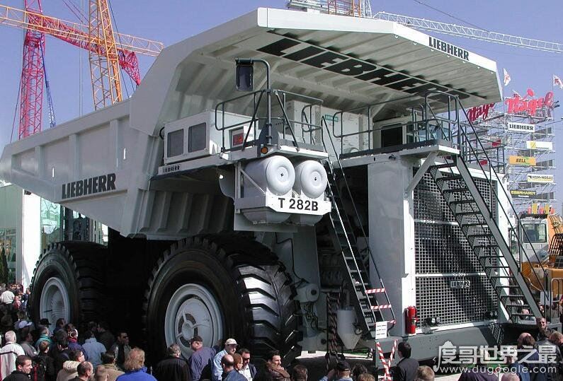 世界上最大的汽车，利勃海尔t282b(全长16米/最大重量592吨)
