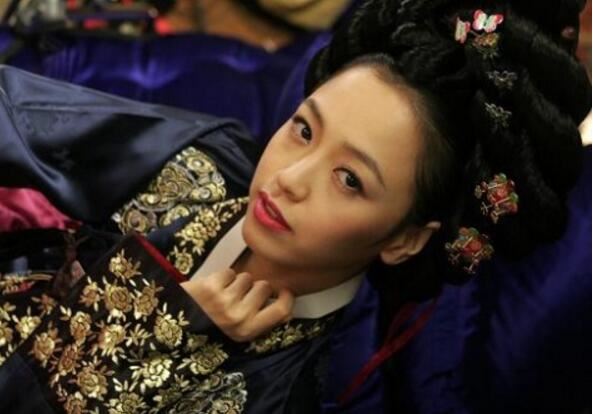 朝鲜妖女金介屎,乱伦通奸霍乱后宫(最后被腰斩)
