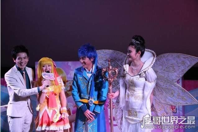 《巴啦啦小魔仙》游乐王子扮演者，袁奇峰已发福(岁月是把杀猪刀)