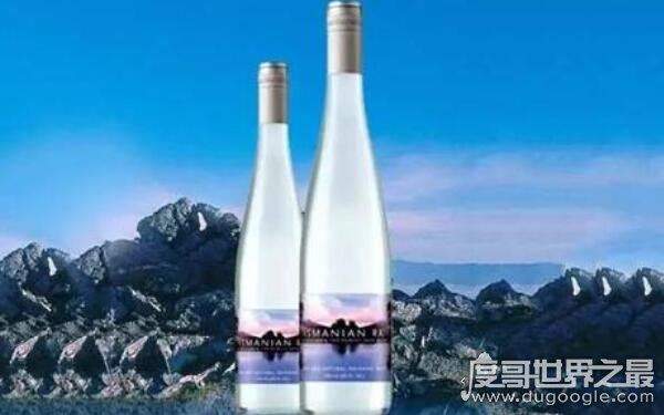 世界上奢侈矿泉水,Fillico售价每瓶100美元(瓶身用水晶装饰)