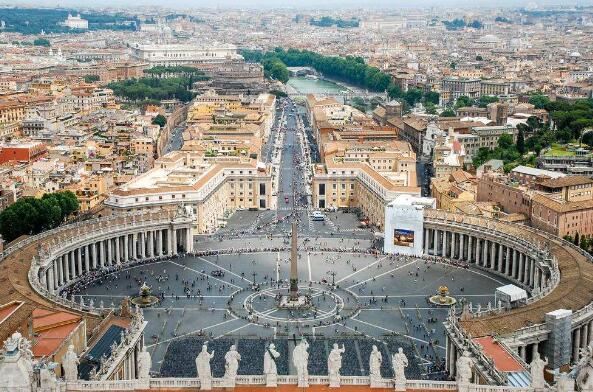 世界上人口最少的首都，梵蒂冈首都梵蒂冈城(约800人)