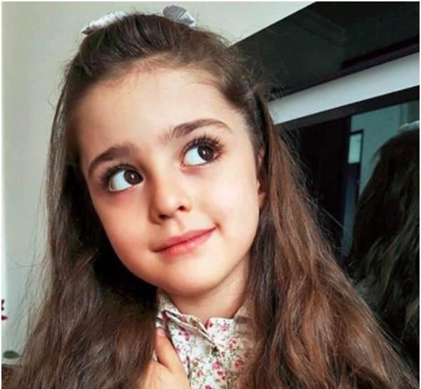全球最美的小女孩儿，穆罕玛蒂8岁被封世界最美女孩儿(神似迪丽热巴)