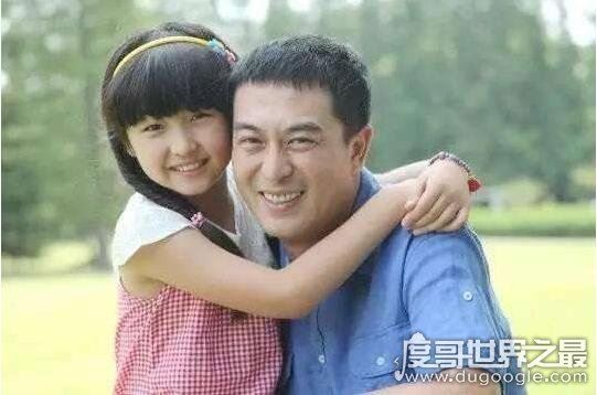 张嘉译的老婆是谁,张嘉译老婆王海燕去世是假的