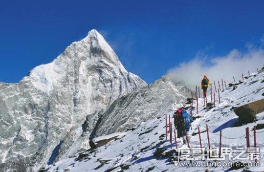 四姑娘山海拔多少米，海拔6250米被誉为蜀山皇后(登山胜地)