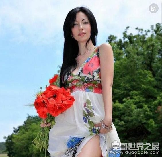 “罂粟皇后”库喜娜卡吉利,颜值实力并存(糯康组织二当家)